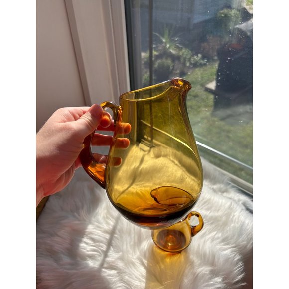 Vintage art glass amber drinking pitchers mini 2 - mismatched set - Picture 3 of 6